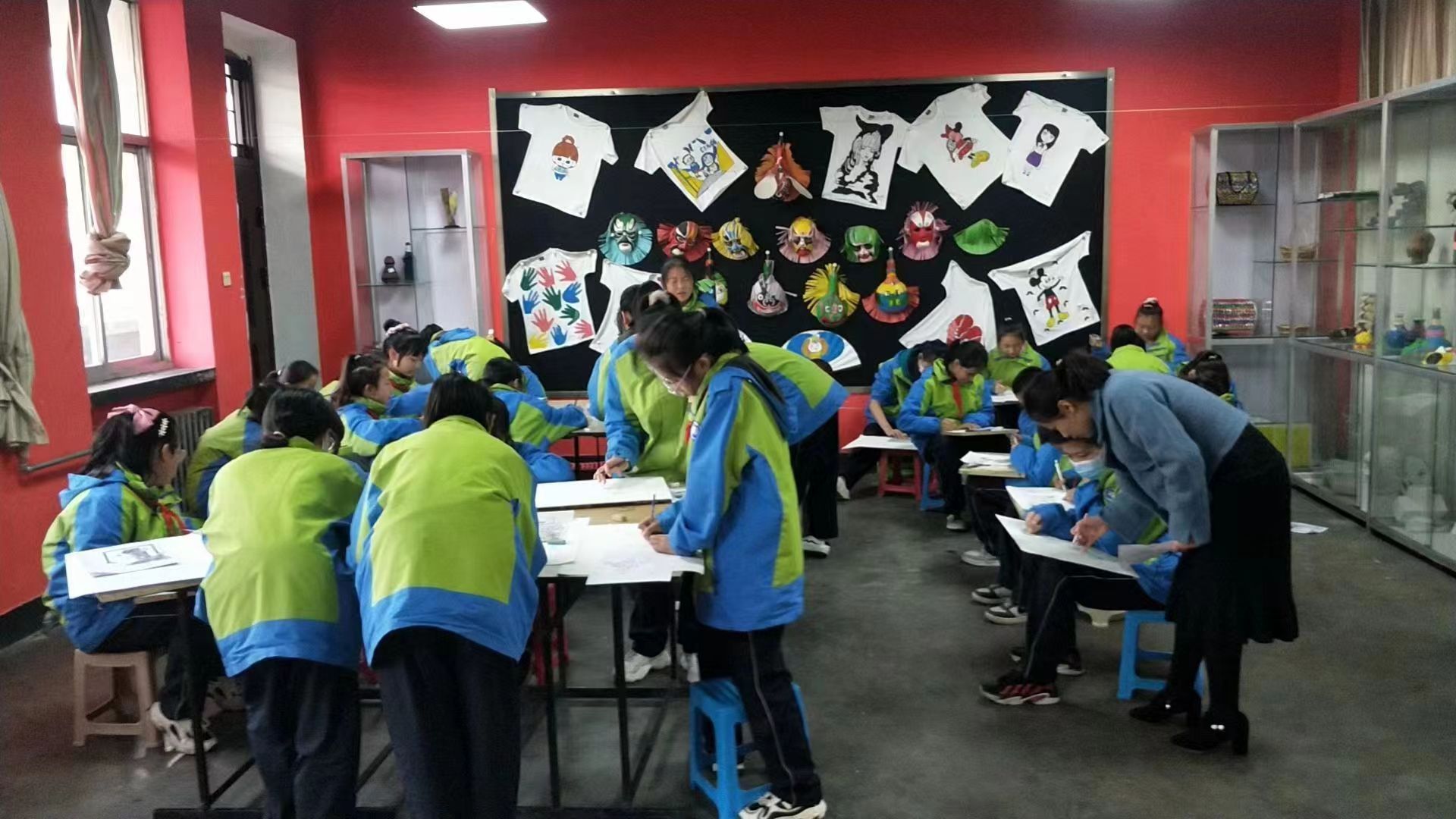 参加美术社团活动情况(图1)